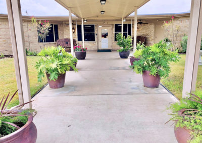 Devine Health and Rehab - front porch